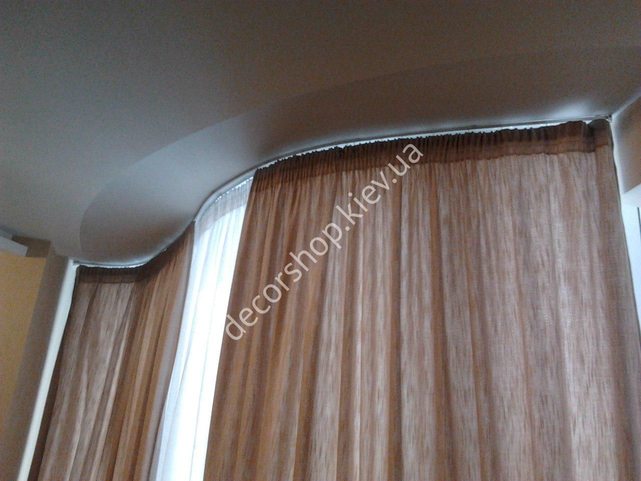Flexible curtain rods
